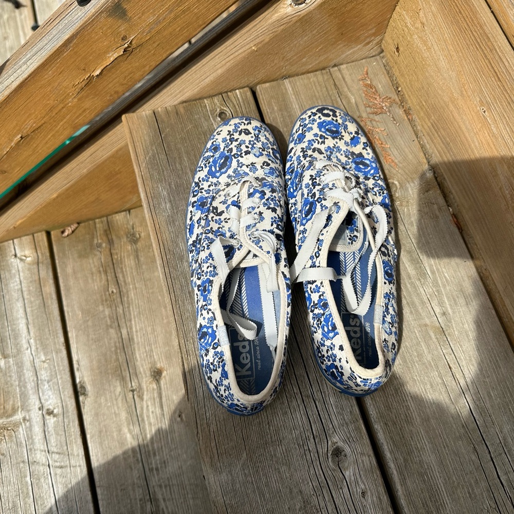 Keds size 8.5 - Picture 3 of 6